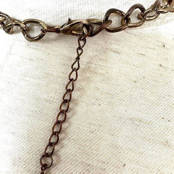 Turquoise colored beaded statement necklace - Picture 4 of 6